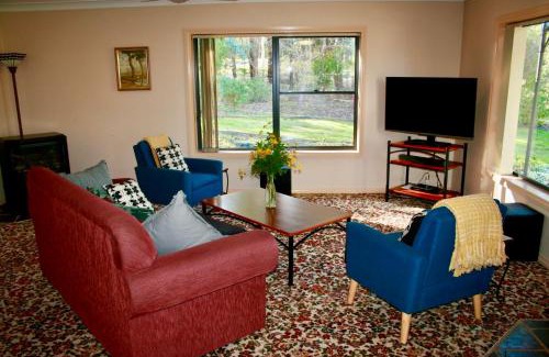 Wooragee House | Serena Cottages Beechworth - Your Country Getaway - 1