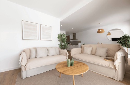 Playa Blanca Villa | Serena Holiday Homes by LIVVO