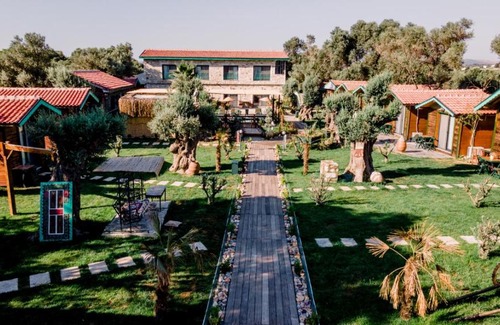 Foca Bed & Breakfast | SERENDER BUNGALOV