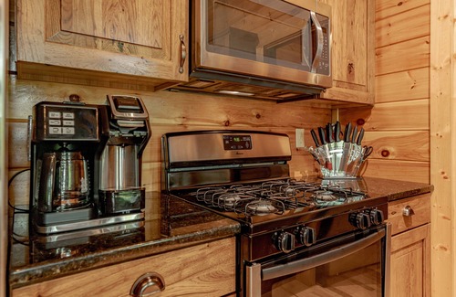 Rogers Cabin | Serendipity Cabin- Relax & Recharge at RRG