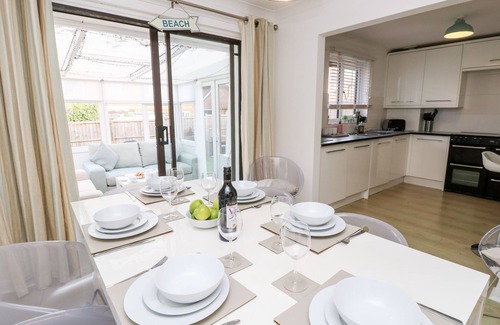 Freshwater Cottage | SERENDIPITY, family friendly, country holiday cottage in Freshwater