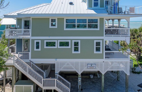 Jose's Hideaway House | Serendipity is BACK - Complete remodel April 2024 - Pool; 2 Golf Carts