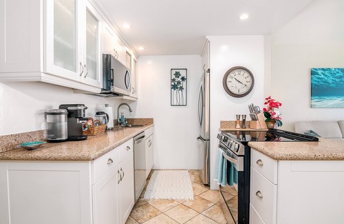 Maili Condo | SERENDIPITY ON THE MOANA - Legal & Oceanfront - Great for Work & Play!