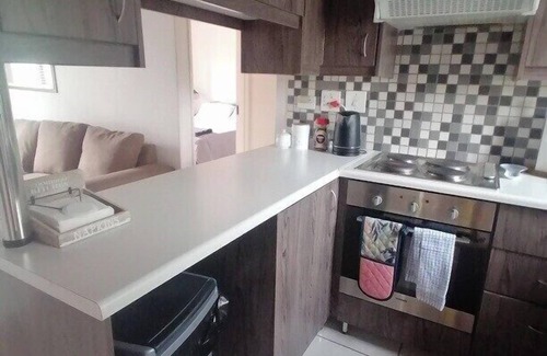 Greater Johannesburg Metropolitan Area Apartment | Serendipity - Quiet, Spacious, Ideal Location