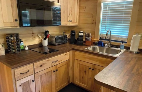 Asheboro House | Serene 1BR Cabin near NC Z00 with Loft & Waterview