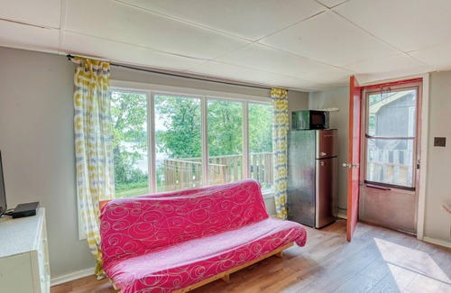 Frontenac Cabin | Serene 2-Bed + Futon Lakeside Cottage: Sleeps 5-6, Full Amenities!