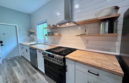 Knik-Fairview Apartment | Serene 2-bedroom apartment with WiFi in Wasilla