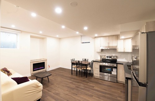 Oakville Apartment | Serene 2-bedroom Basement apartment with AC in Oakville