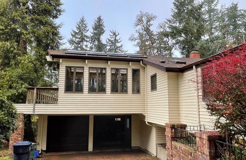 The Wedge House | Serene 2-bedroom house in Woodinville with WiFi access