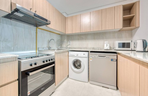 Dubai Apartment | Serene 2 Bedrooms Apartment