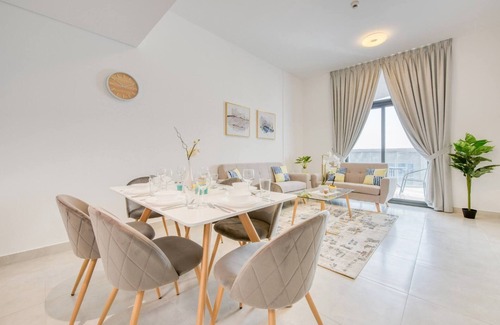 Dubai Apartment | Serene 2 Bedrooms Apartment