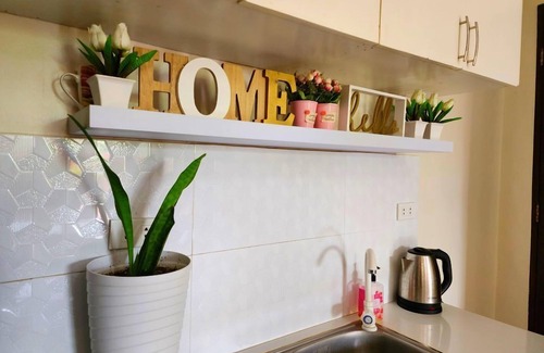 Jaro House | Serene 2BR Escape: Poolside Bliss in Iloilo City