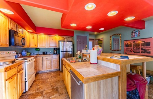 Bremerton House | Serene 2BR Waterfront Retreat in Garden Setting