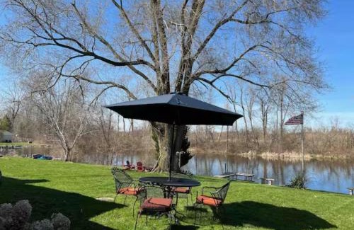Helmer House | Serene 3-Bdrm Lakehouse