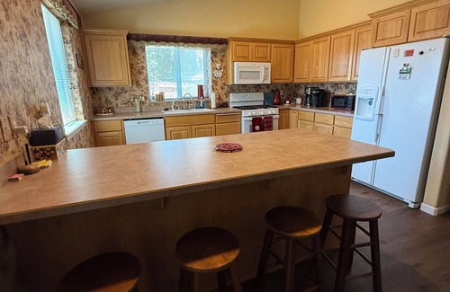 Redmond House | Serene 3-bedroom house with AC in Redmond