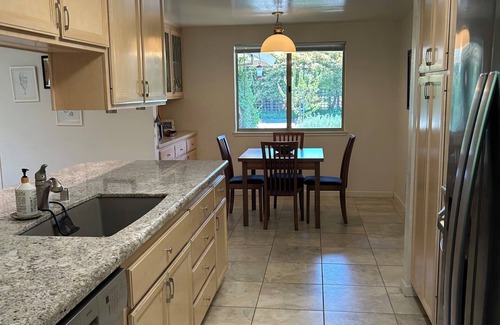 Covell Park House | Serene 3BR Oasis in Davis: Bike-Friendly Haven Near UC Campus