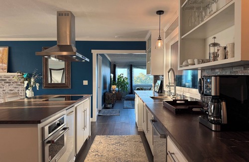 Tri-Cities House | Serene 3BR Retreat, includs Chef’s Kitchen Office Gym Quiet River Glimpse