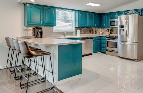 Irving House | Serene 5BR/2B Home with Pool, Hot Tub & Fire Pit