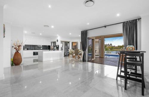 Gold Coast House | Serene 5BR Waterfront Escape - Prestige