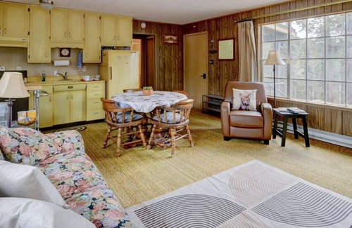 Jemez Springs Cabin | Serene 70's Retro Retreat