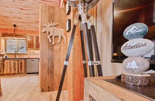 Garden Valley Cabin | Serene and cozy updated log cabin in the woods