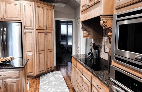 Bentonville House | Serene and spacious 5-bedroom house in Bentonville with view in great location
