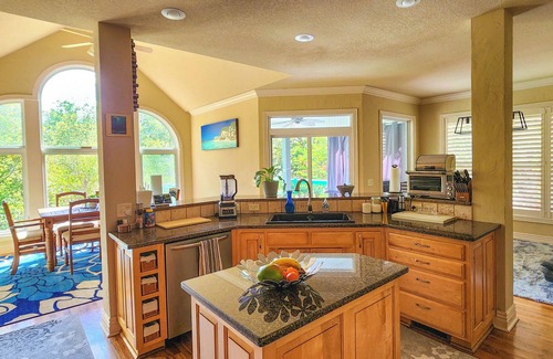 Bentonville House | Serene and spacious 5-bedroom house in Bentonville with view in great location