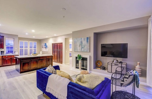 Bayshore Heights House | Serene and Spacipus 5BR Home In A Hill Near San Francisco