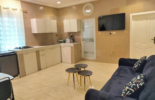 Tema Apartment | Serene apartment with AC in Tema