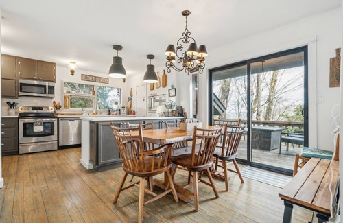 Pittsfield House | Serene Architect-designed Vermont Chalet 4 Bedroom Home