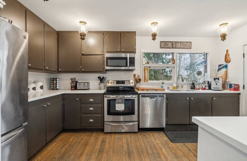 Pittsfield House | Serene Architect-designed Vermont Chalet 4 Bedroom Home
