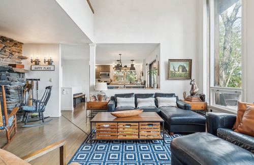 Pittsfield House | Serene Architect-designed Vermont Chalet 4 Bedroom Home
