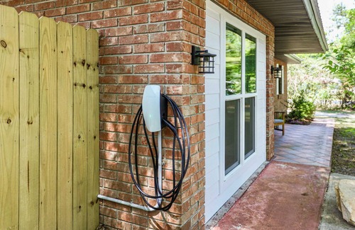 High Springs House | Serene at the Springs - New Reno & Tesla Charger