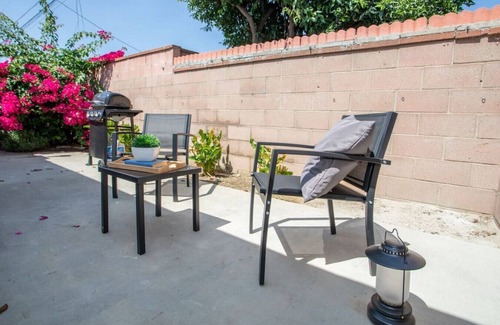 West Covina House | Serene Backyard Nook BBQ Pet-friendly: King-Sized Comfort, Covered Parking, and Patio Paradise.