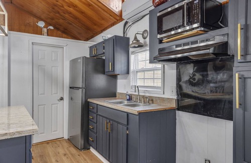 Lottie House | Serene Bayou Retreat - Spacious 4BR Home in Breaux Bridge for Families