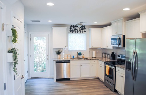 Southwest Raleigh House | Serene Beautiful Townhouse ~ 5min from PNC Arena
