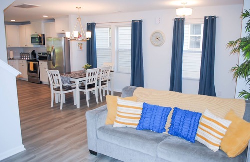 Southwest Raleigh House | Serene Beautiful Townhouse ~ 5min from PNC Arena