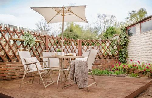 Rotherham House | Serene Boho Retreat: White Oak Charm House 7ppl