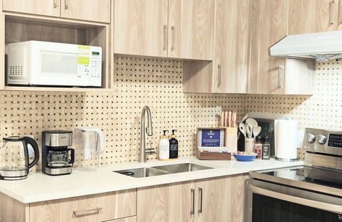 Surrey House | Serene Brand New Suite in South Surrey/WhiteRock