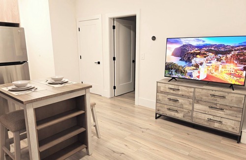 Surrey House | Serene Brand New Suite in South Surrey/WhiteRock