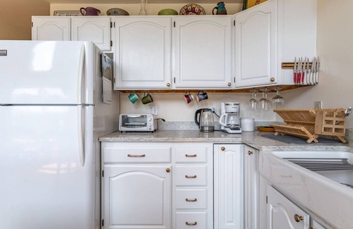 Kerhonkson Ski Chalet | Serene & Bright: Minnewaska Mtn Views ~ Deck ~BBQ