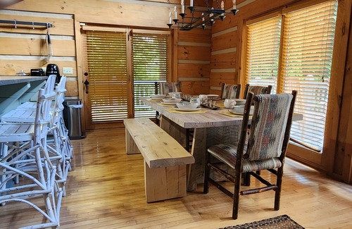 Cherokee Cabin | Serene cabin nestled amid the majesty of the Great Smoky Mountains