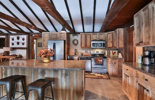 Sellersville Cabin | Serene cabin on 6 acre pond in rural Upper Bucks