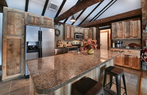 Sellersville Cabin | Serene cabin on 6 acre pond in rural Upper Bucks