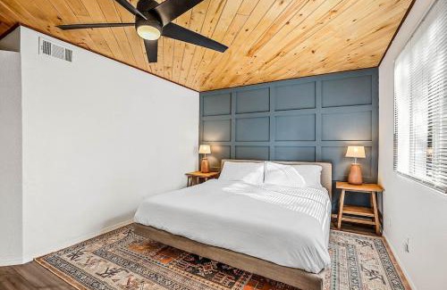 Munds Park House | Serene Cabin-Sauna-Game Room