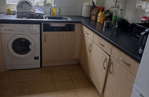 Cherry Hinton Apartment | Serene Calm flat in a beautiful part of Cambridge UK. 1 dble Room 1 other guest.