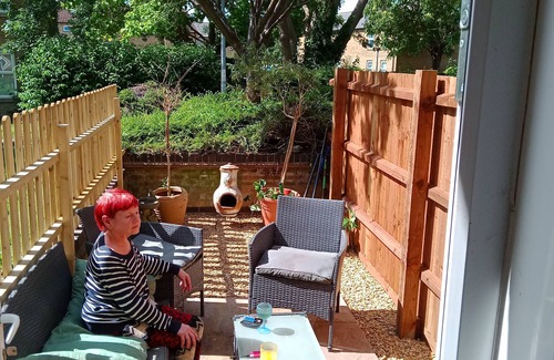 Cherry Hinton Apartment | Serene Calm flat in a beautiful part of Cambridge UK. 1 dble Room 1 other guest.