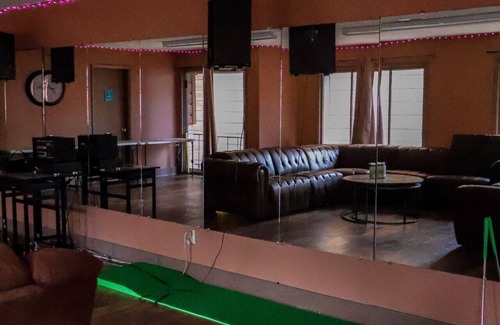 Waynesboro Hotel | Serene Cedar's Edge Room 1