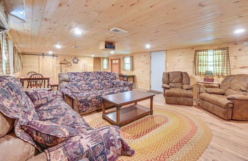 Boalsburg Cabin | Serene Centre Hall Cabin w/Stream On-Site!