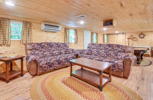 Boalsburg Cabin | Serene Centre Hall Cabin w/Stream On-Site!